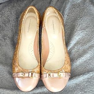 Metallic Floral Rose
Gold/Peach Flats/Shoes. 8